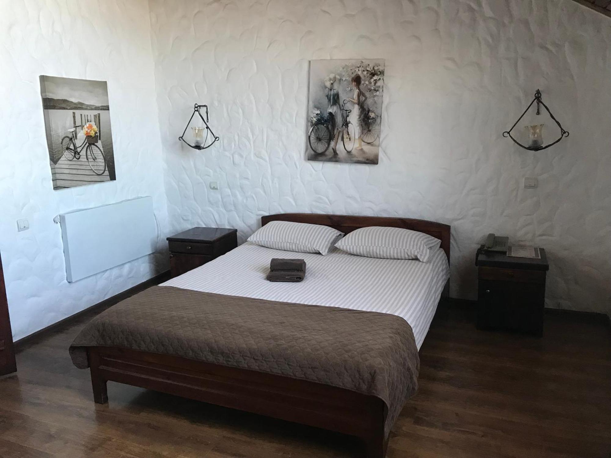 Complex Khutor Hotel Velyka Omelyana Buitenkant foto