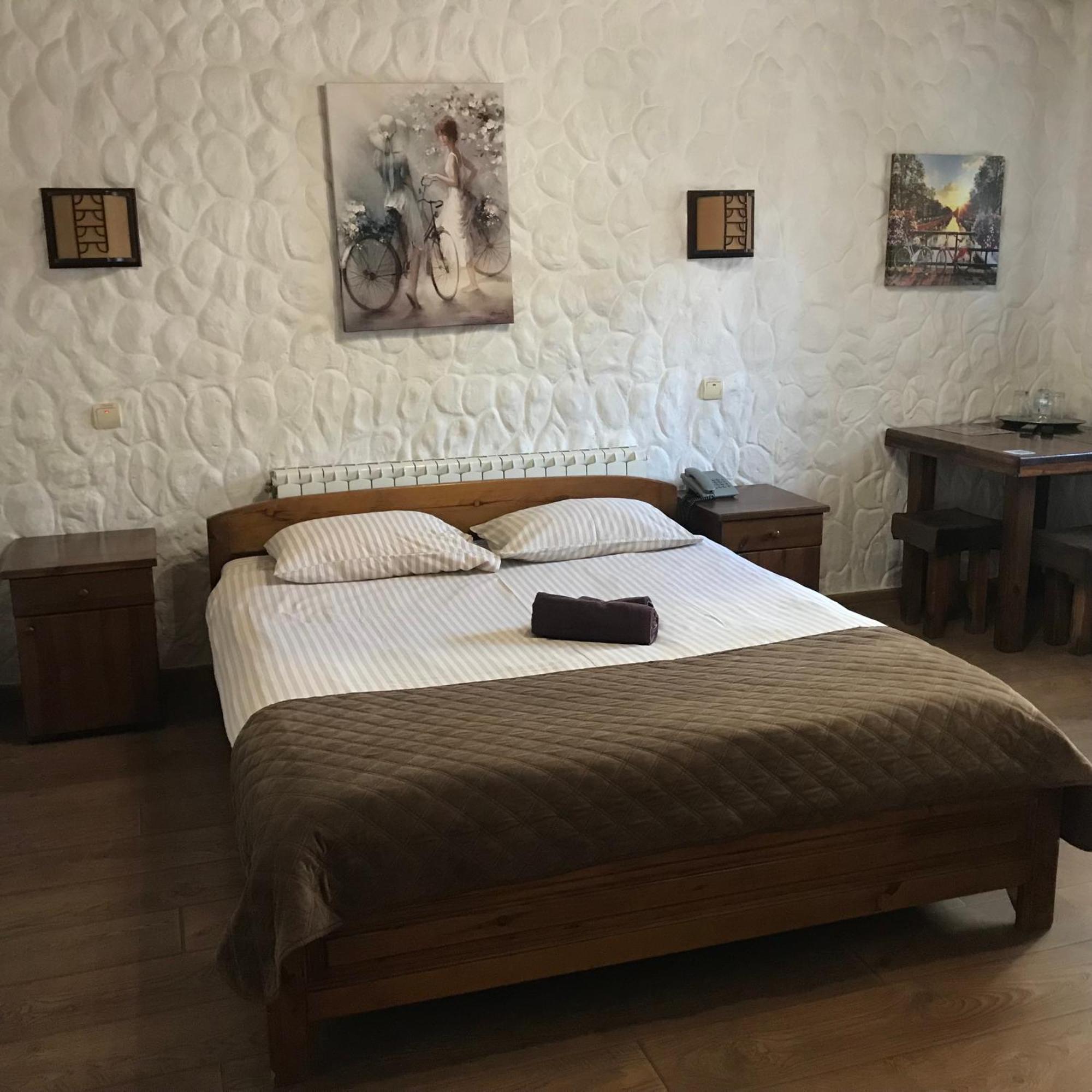 Complex Khutor Hotel Velyka Omelyana Buitenkant foto