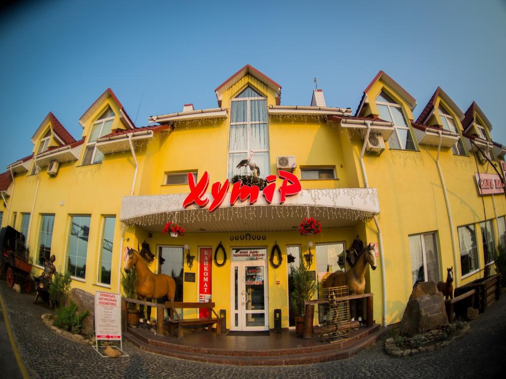 Complex Khutor Hotel Velyka Omelyana Buitenkant foto